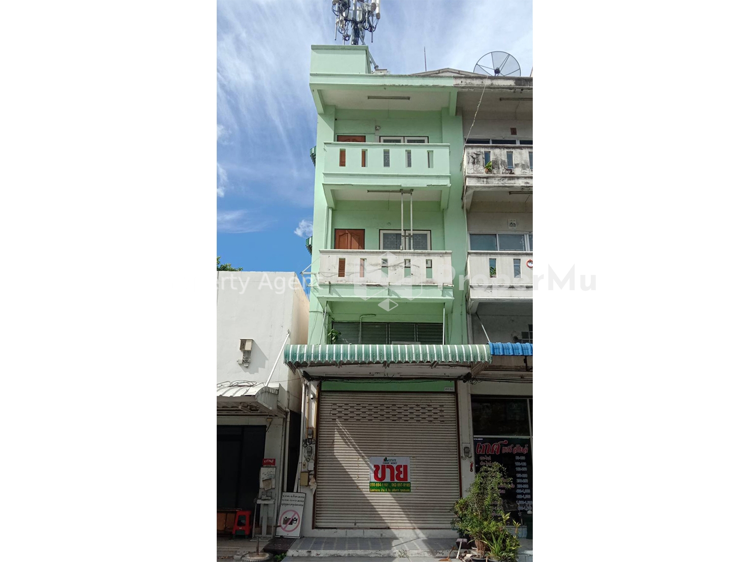 Commercial building for sale Phraya Satcha Road, Khiri Intersection, Chonburi