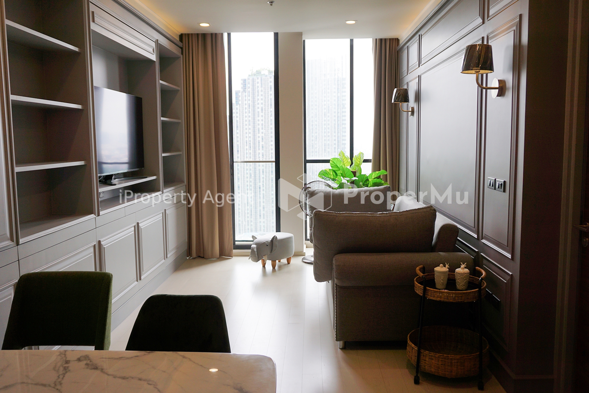 Condo for sale, Noble Ploenchit, next to BTS Ploenchit, Bangkok (with private lift)