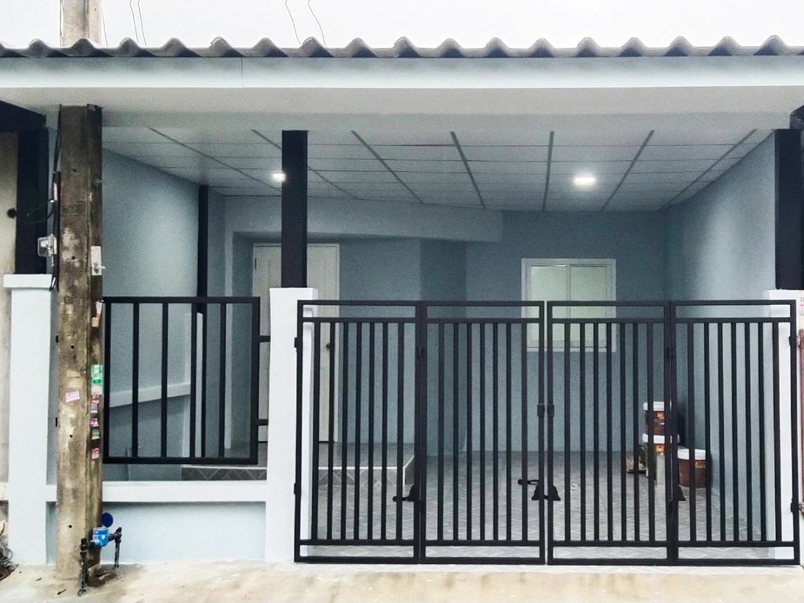 Townhouse for sale, Thanyapruek Khlong 7, Lam Phak Kut, Thanyaburi, Pathum Thani