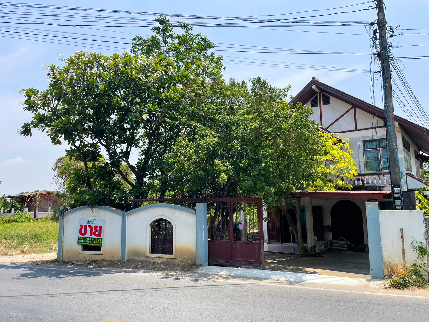 House for sale in Soi Dee Phrom Village Nakhon Sawan Bypass Road Nakhon Sawan