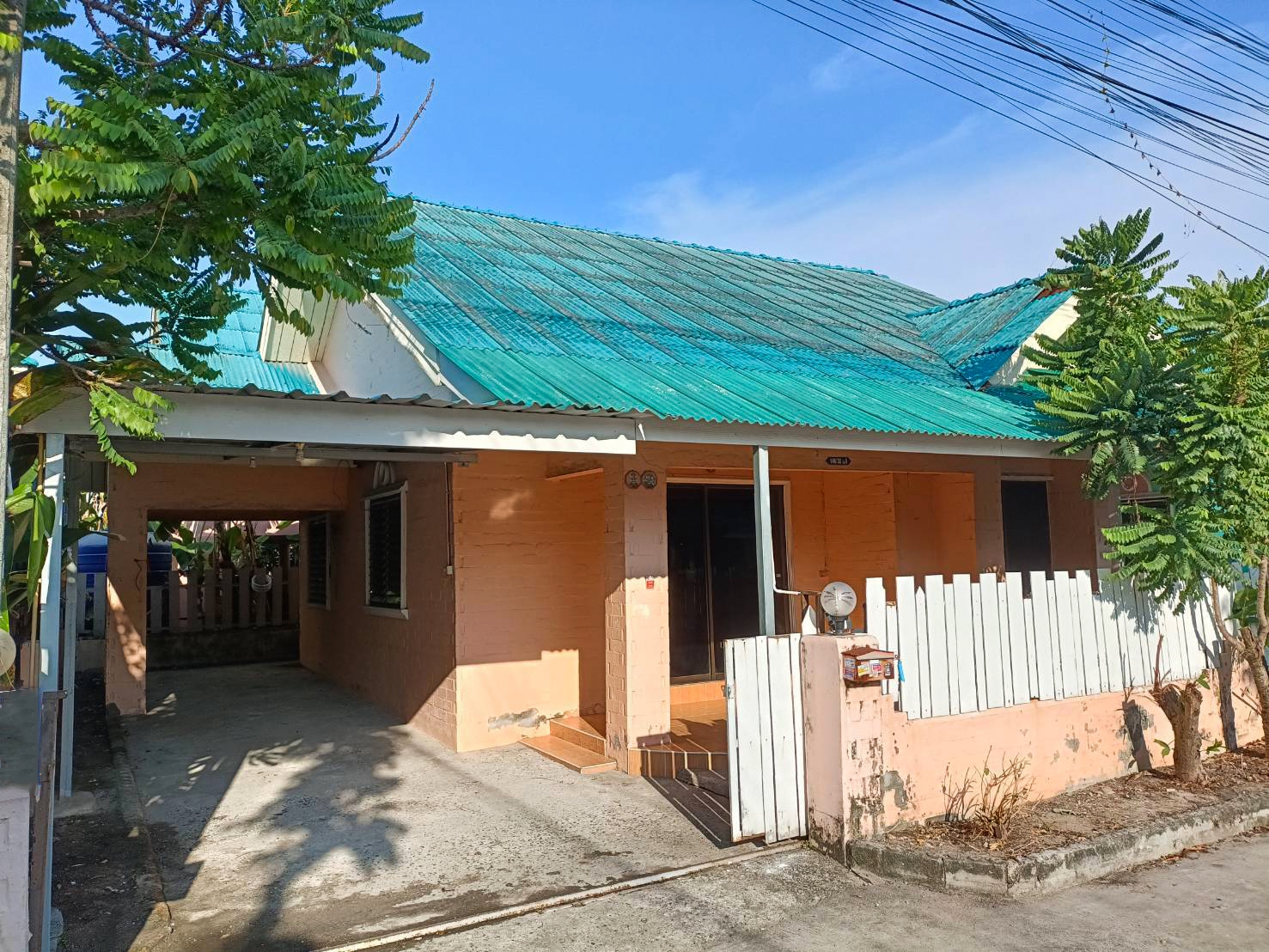 House Buakaew Village, Amata Nakorn-Phanat Nikhom, Phan Thong, Chonburi