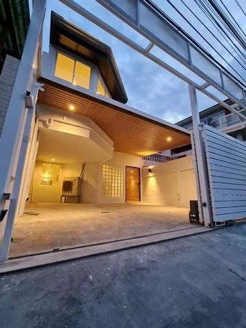 PDD02 Townhouse for rent, 2 floors, Sukhumvit 71 area, Phra Khanong, Soi Pridi Banomyong 14, near BTS Phra Khanong, decorated, ready to move in