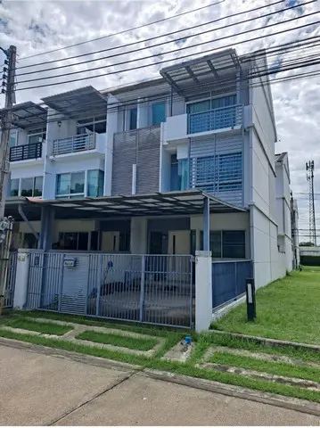 Urgent for rent, new house project, Rama 9 - Srinakarin, Baan Mai, Soi Ramkhamhaeng 60 or Soi Krungthep Kreetha 7, near The Mall Bangkapi
