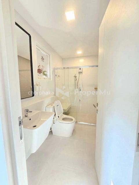 For rent, urgent sale, 2-storey detached house, 44 sq m., Anya Village, Bangna-Ramkhamhaeng 2, near Mega Bangna, Ramkhamhaeng University