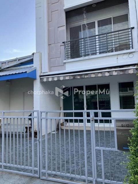 For sale: 3-storey townhouse, Baan Klang Muang S-Sense project, Soi Srinakarin 46/1, near the Yellow Line, near the