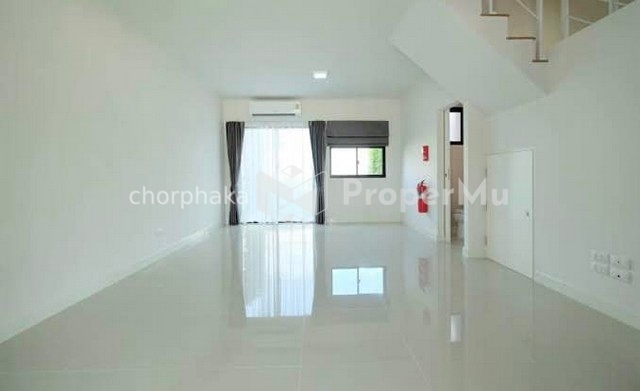 P319 For rent, 3-storey townhouse, Baan Klang Muang Srinakarin-Onnut project, Soi On Nut 70/1, Sukhu