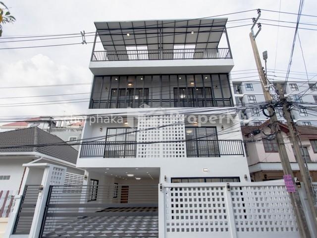 For sale, 4-storey home office, newly renovated, in the heart of Soi 20 June, Sutthisan, Huai Khwang