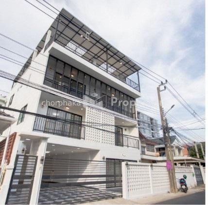 For sale, 4-storey home office, newly renovated, in the heart of Soi 20 June, Sutthisan, Huai Khwang