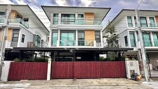 For rent, for sale, 3-storey detached house, Supalai Essence Suanluang Village project