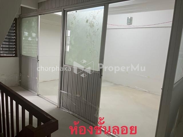 For rent, commercial building, corner room, Lat Phrao Wang Hin Road, Lat Phrao, Chok Chai 4, newly r