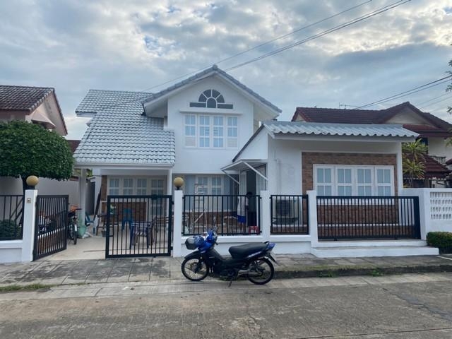 For rent, 2-storey detached house, newly renovated, Sammakorn Village, Soi Ramkhamhaeng 110, with Ma