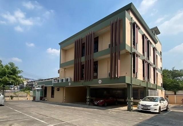 For rent, 3-storey building, Soi Prakha Uthit 15, Kosum Ruamjai Road, Don Mueang District, near Don 