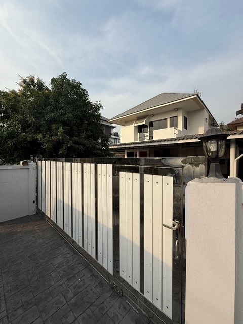 P376 For rent, 2-storey detached house, Soi Sangkhom Songkhro, near the expressway, Ekkamai-Ram Intr