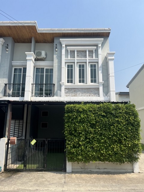 P383 For rent and sale 2-storey townhouse Golden Town 3 Bangna-Suanluang Golden Town 3 Bangna-Suanlu