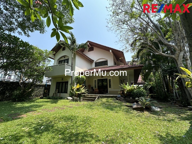 For sale: Single house, land, on Chaeng Watthana Road, near Chaeng Watthana-Pak Kret 28 BTS Station, opposite Central Plaza Chaeng Watthana.