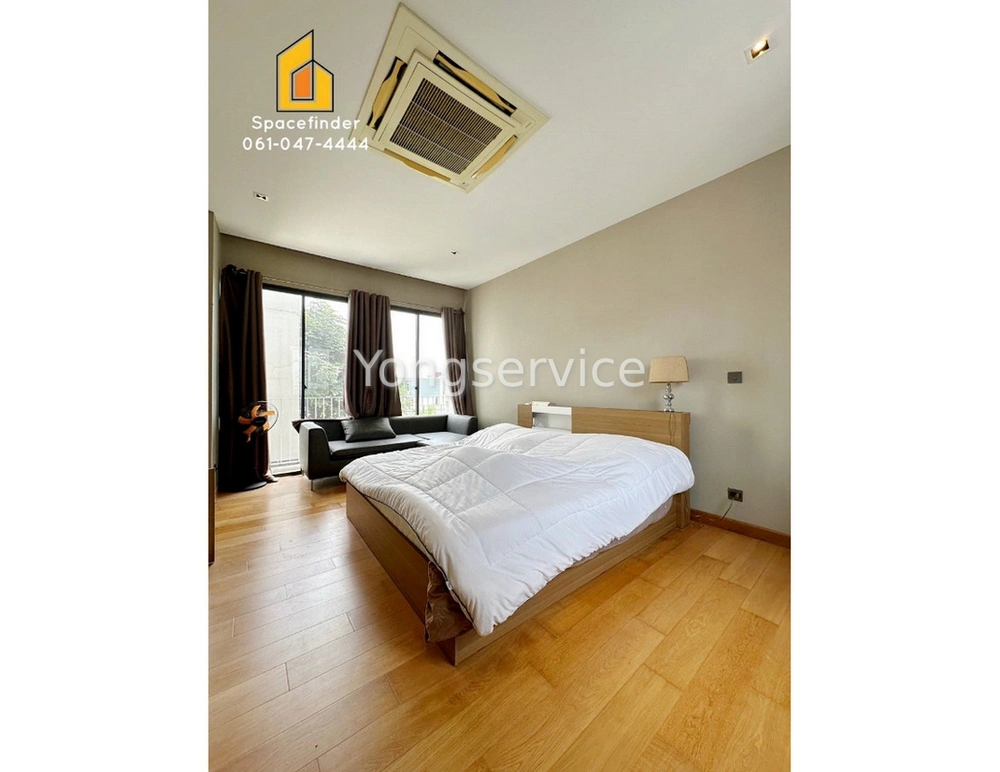 Single House 3 Storey In Huai Khwang Area, Near MRT Thailand Cultural Centre Station