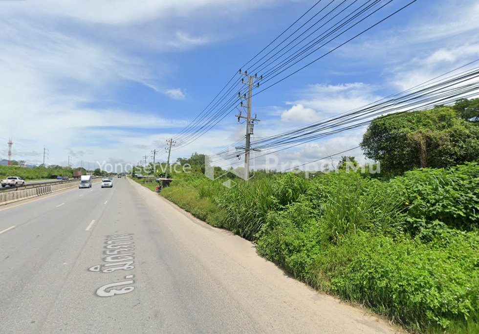 For rent: 43 rai of vacant land for agriculture, on Mittraphap Road, Khlang Dong Subdistrict, Pak Chong, Nakhon Ratchasima