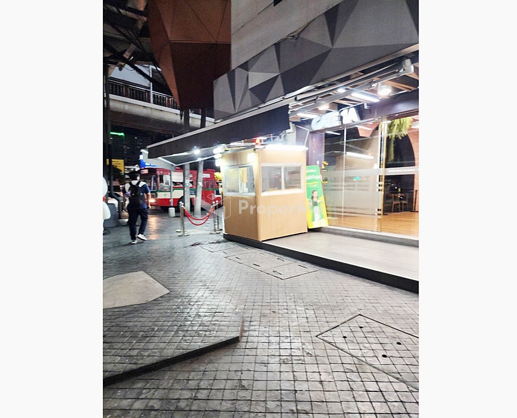 Shop space 2 sq.m, on the main road in front of Victory Hub shopping center