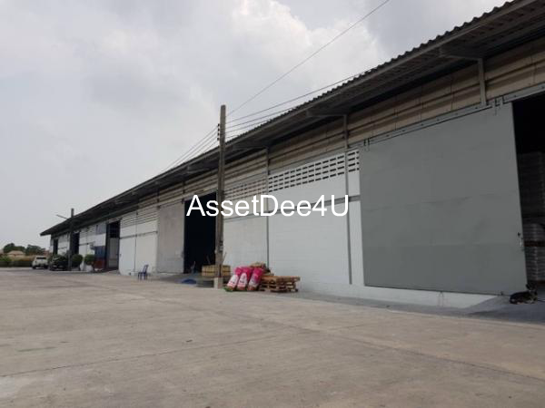 Warehouse for rent, on Bangna Road, Km 11.5 (outbound), area 800 square meters, 40-foot trailer trucks can enter and exit.