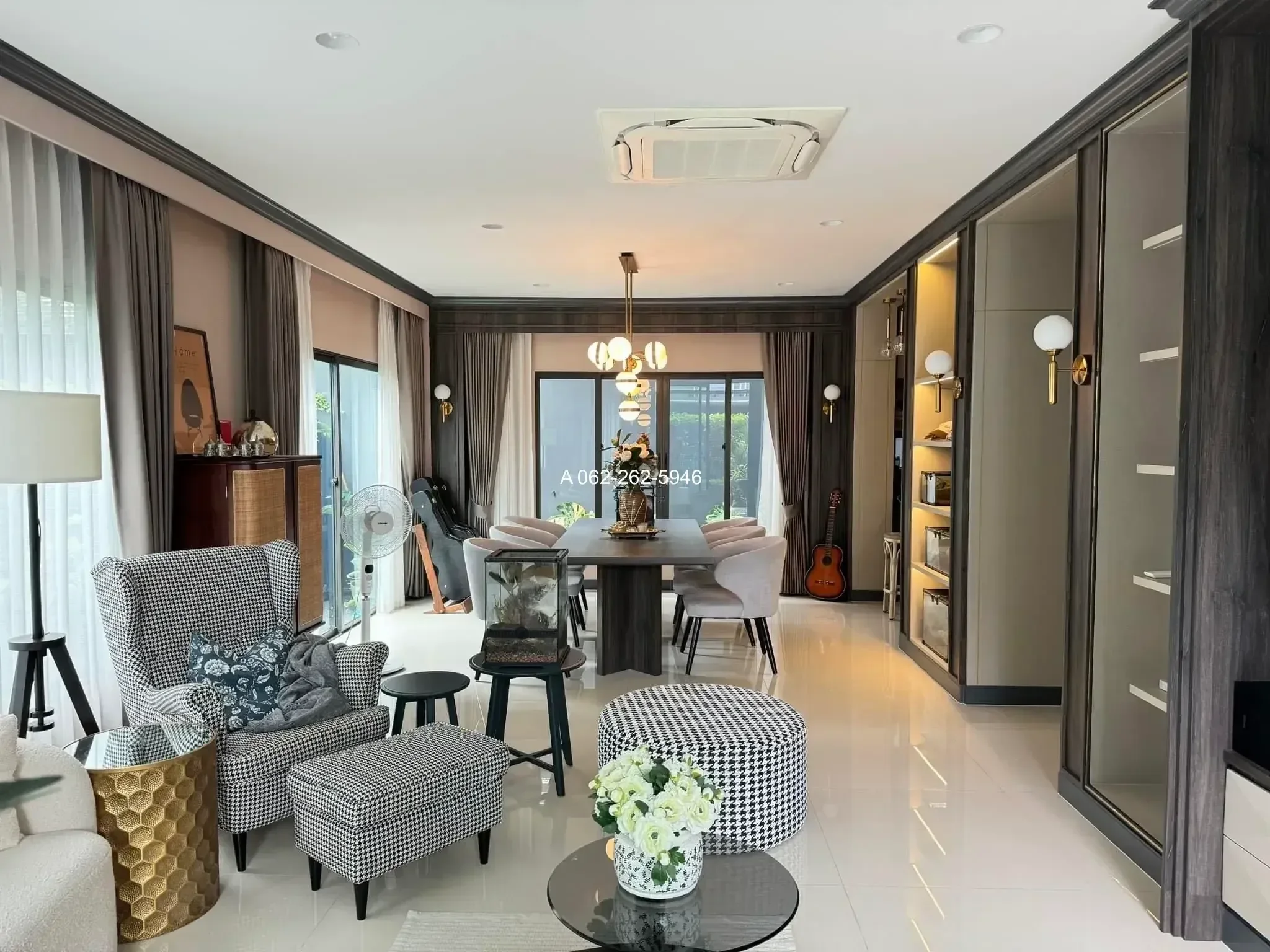 New house! For rent, Setthasiri Bangkok Kitha 2 house, beautifully decorated with built-in furniture, 3 car parking spaces, ready to move in. Contact 062-262-5946