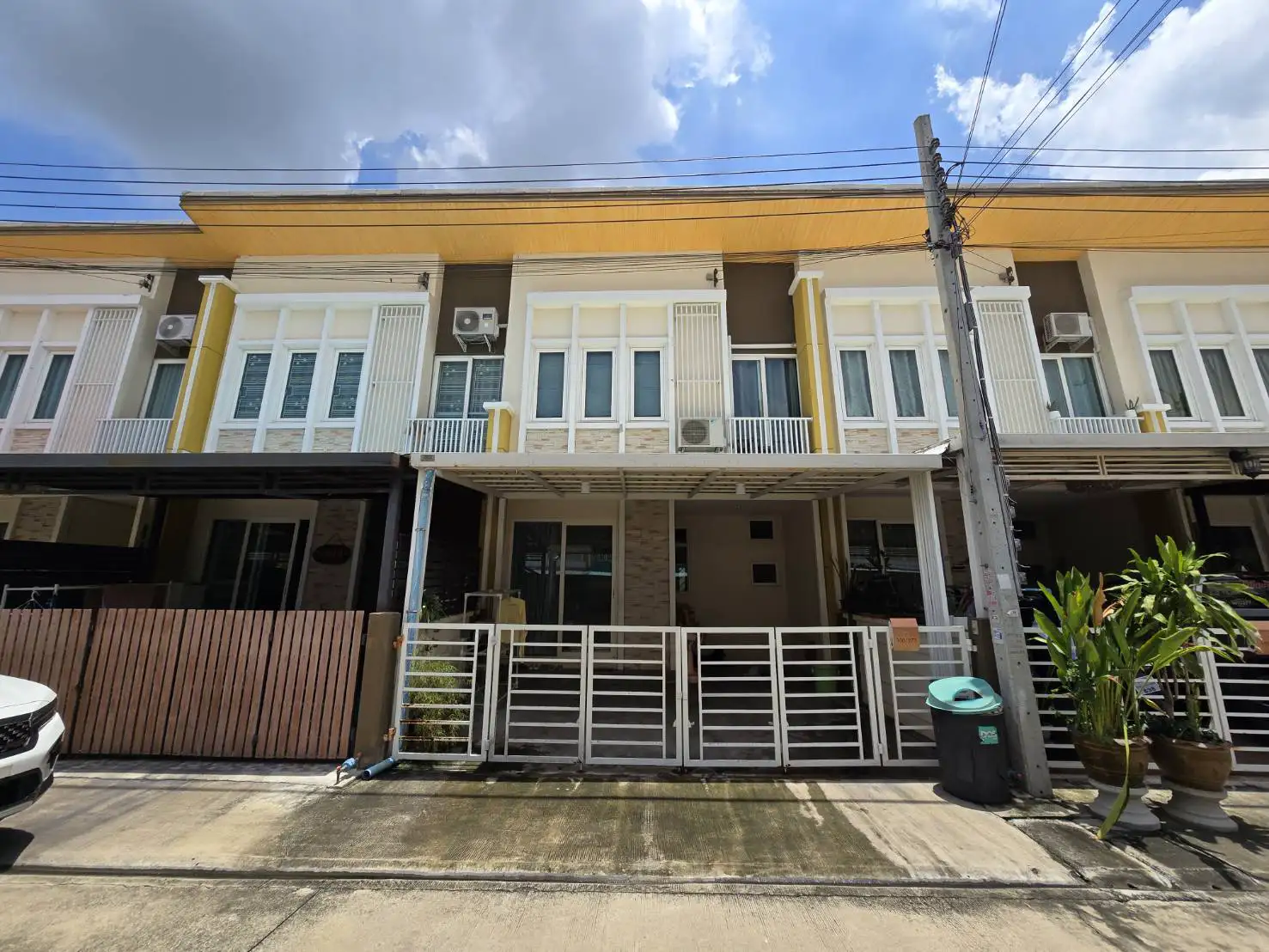 For sale: 2-storey townhouse, Golden Town 2, Lat Krabang District, Line ID@757zwvfy