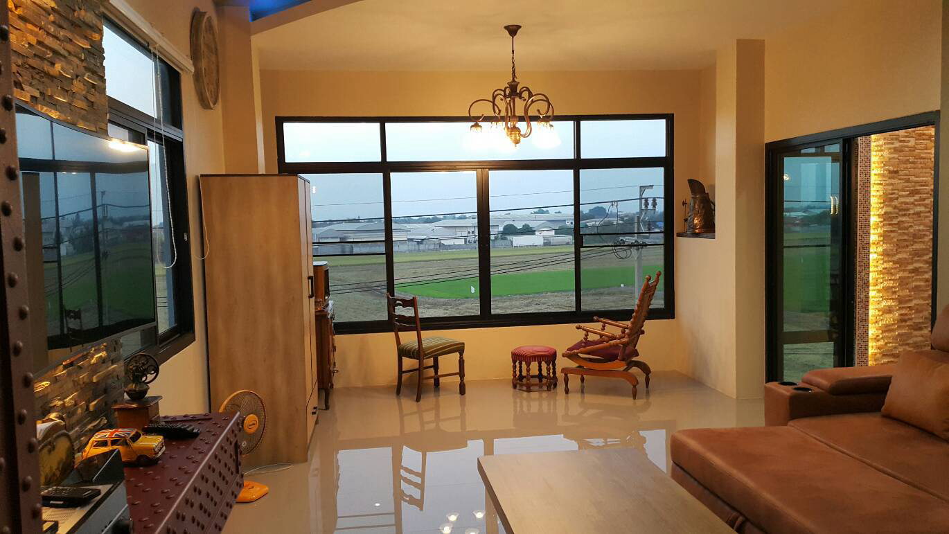 SALE TOWN HOME PLUS WAREHOUSE VERY REATHER NEW ALMOST 1 RAIS AT BANG BUA THONG NONTHABURI