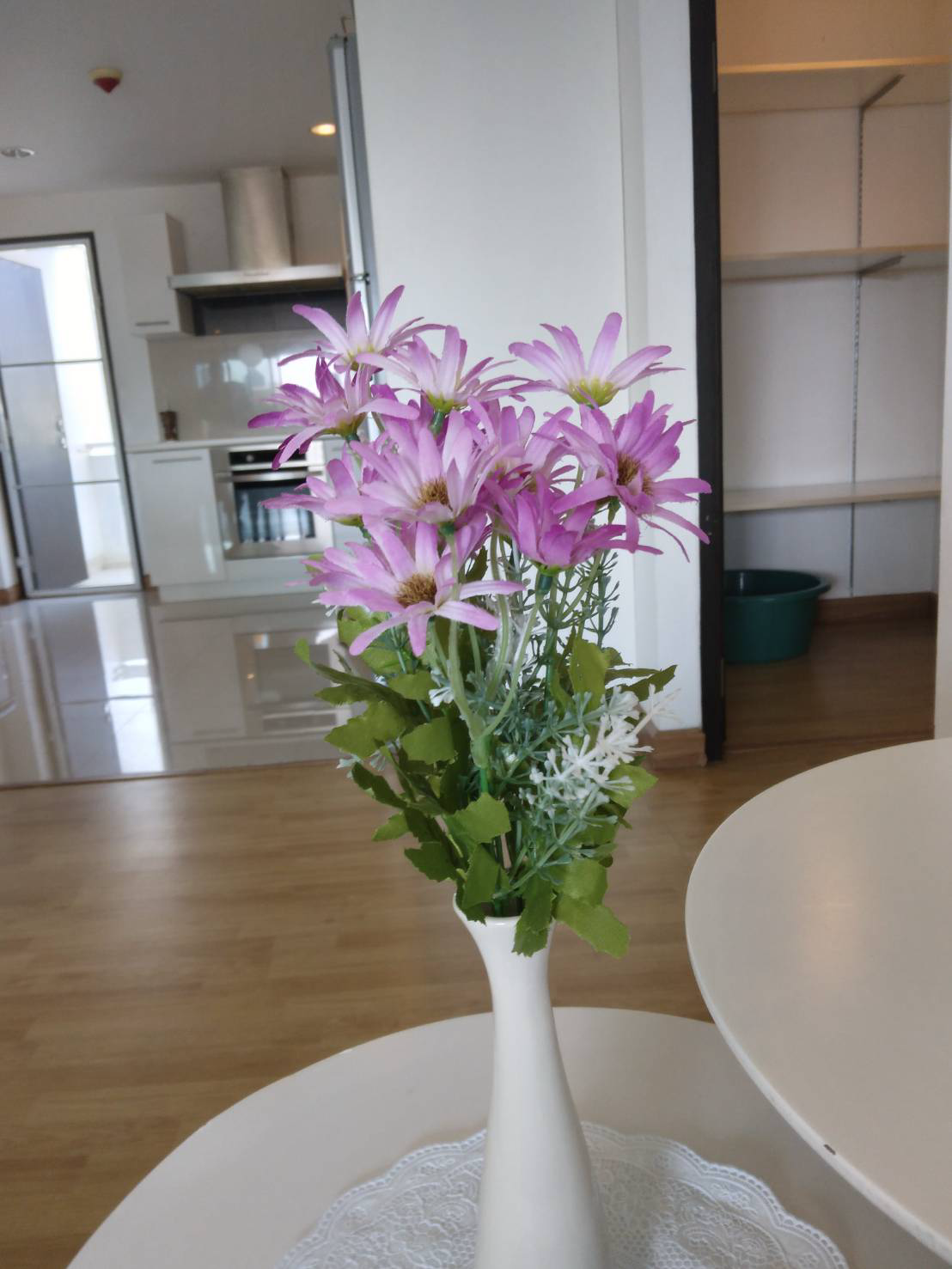 Rent Nice Condominium VILLA STLYE  6 storey  have the swimming pool on rooftop  high nice view very peacefully and private zone
