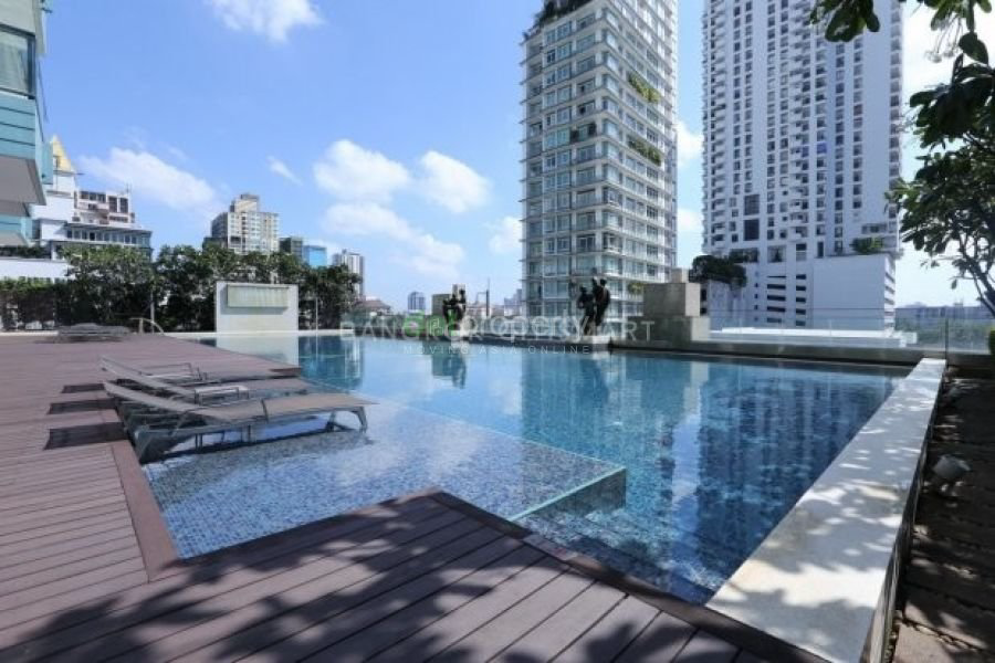 Condo for rent on the whole floor, 10th floor, 4 bedrooms, 4 bathrooms, located in the heart of Thonglor