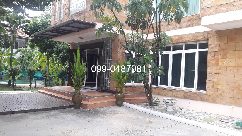 House for rent, 1 rai, near Central Eastville-BTS Lat Phrao.