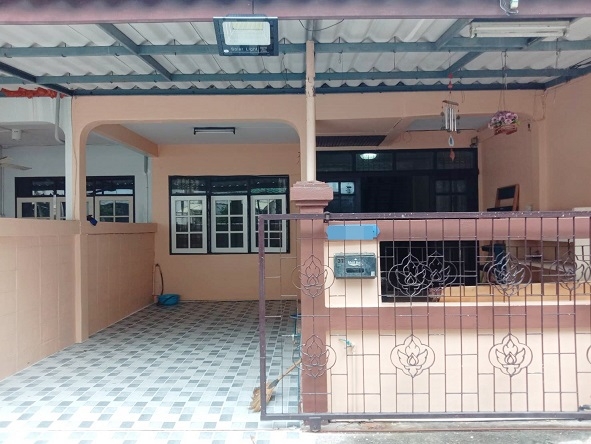 House for rent near MRT-BTS Ratchada-Ladprao