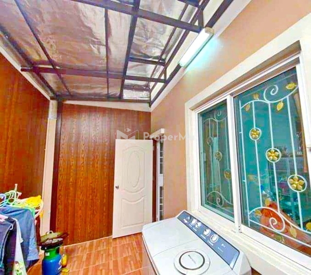 Robinson Bangna 2 km. Good location MRT Sri Lasalle 2.1 km. Townhouse for rent 2Storeys 3 bed 2 bath