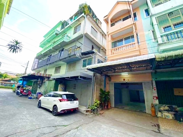 MRT Phasi Charoen 3.4 km. Pinthong Market 100 m.Eakachai30-40 Townhouse 4-storey first house Dusit