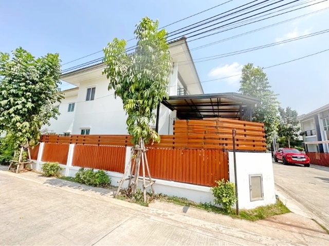 Lat Krabang 54 The cheapest in the world 2-storey house on corner Lotus WatSiWarinNoi 900m. 3bed Phu