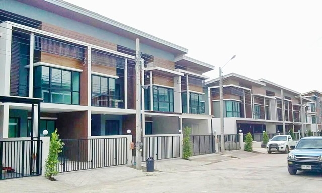 Big C Romklao 1.7 km. 2-storey 3A/C townhouse SamWa Hathairat new house 2 bed 2 bath 23sq.wa