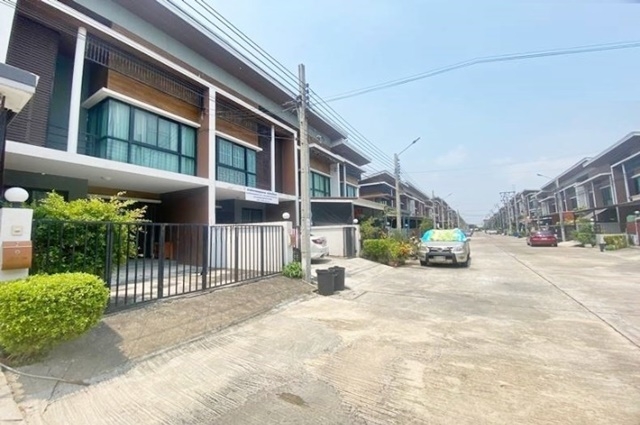 SamWa Hathairat Big C Romklao 1.7 km. 2-storey townhouse new house clean quiet 2bed 2bath 22sq.wa.