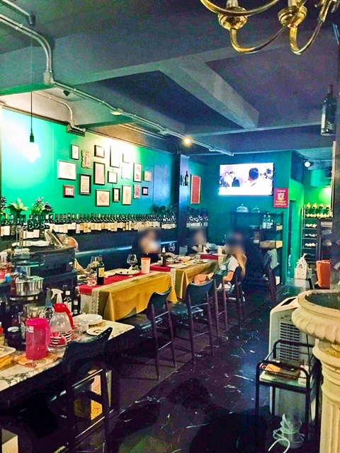 for a restaurant good 3-storey corner commercial building The Jazz Wang Hin 5bed 4bath suitable