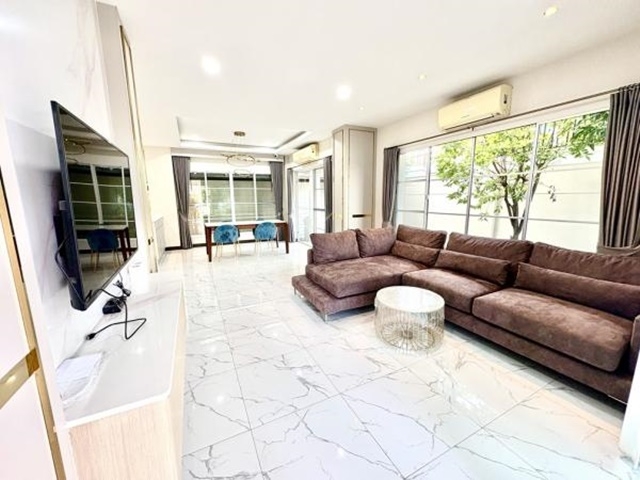 BTS Bang Wa 1.7 km. Sathorn Ratchapruek Siam University 1.6km.2-storey luxury mansion newly decorate