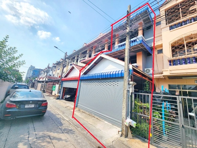 Largest in Townhome cheaper than Warehouse50% Never using! BangSue Grand Station 1.6km. Saparn99