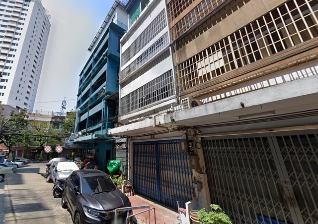 Near SiPhraya Pier cross to Iconsiam 4-storey shophouse TaladNoi 500sq.m. 2-3bed 2bath good location