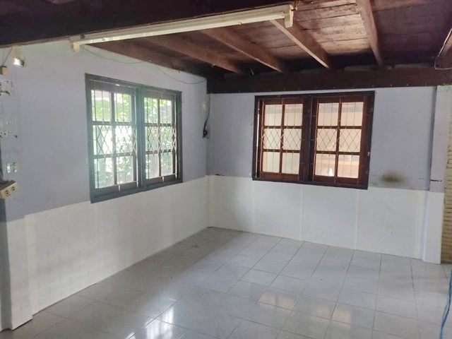 Soi OnNut 72-76 Suera Sala Loi School 200 m. for sale/rent 2-storey detached house 55 sq.wa. 205 sq.