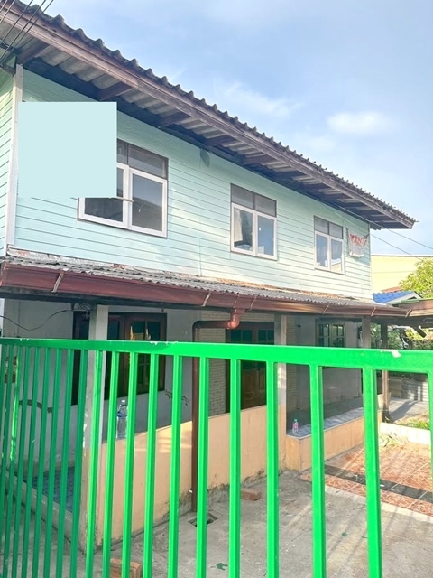 Chaloem Phrakiat Rama 9 Soi OnNut 72-76 Suera Sala Loi School 200 m. for sale/rent 2-storey detached