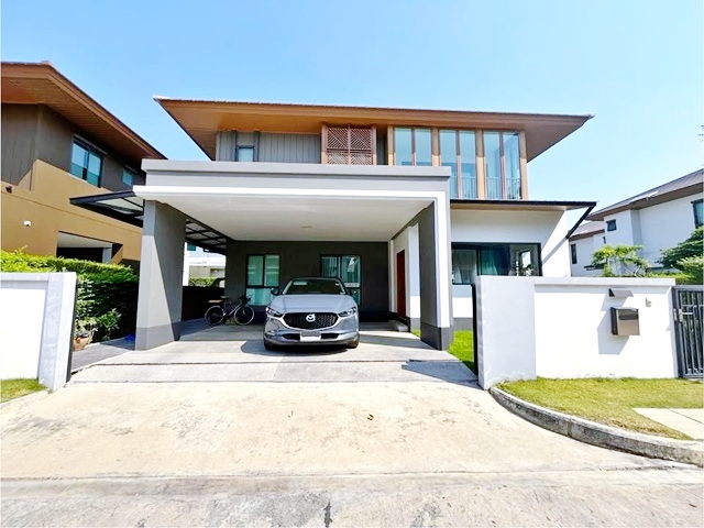 Charter Pan-Asia International School 3.0 km. 2-storey Mansion house Sansiri 5 bed 6 bath fully furn