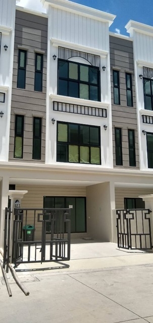 SaiMai Avenue 800 m. Watcharaphon Wongkorn Market HOme Office 3-storey 3 bed 4 bath kitchen extensio