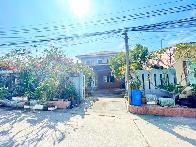 MRT LatPhrao 1.5km. BigC Ramintra 1.3 km. 5bed 5bath For rent 2-storey Korean Inter School