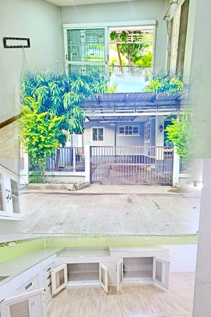 Lotus Bang Kruai-SaiNoi 4.8 km. Buathong Market 5.6 km. Chaiyaphruek RingRoad 1-storey detached hous