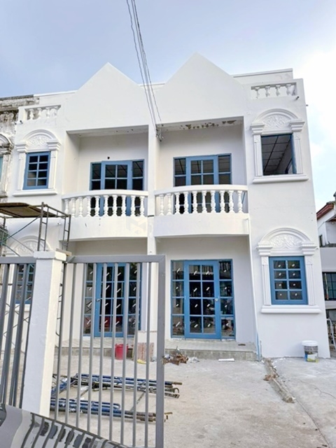 MRT Phasi Charoen 2.4 km. Kalpavriksha 2-8 Newly renovated 2-storey house British Columbia Internati