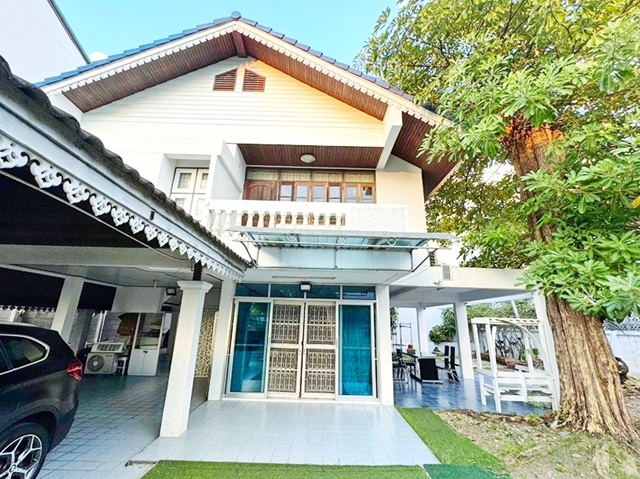 Very big cheapest in Central Pinklao 450sq.m. 2-storey detached house 4bed 2bath quiet safe 89sq.wa.