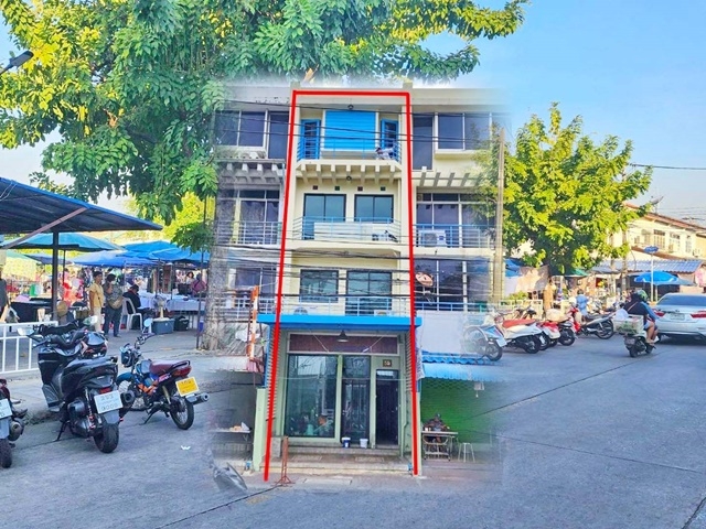 BTS Senanikom 2.7 km. 5A/C 5bed Amornphan Market9 100m. Commercial building 4-storey good location o