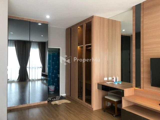 PB4889 Townhouse for rent, 3 floors, Baan Klang Muang-Watcharapol project, Sai Mai District