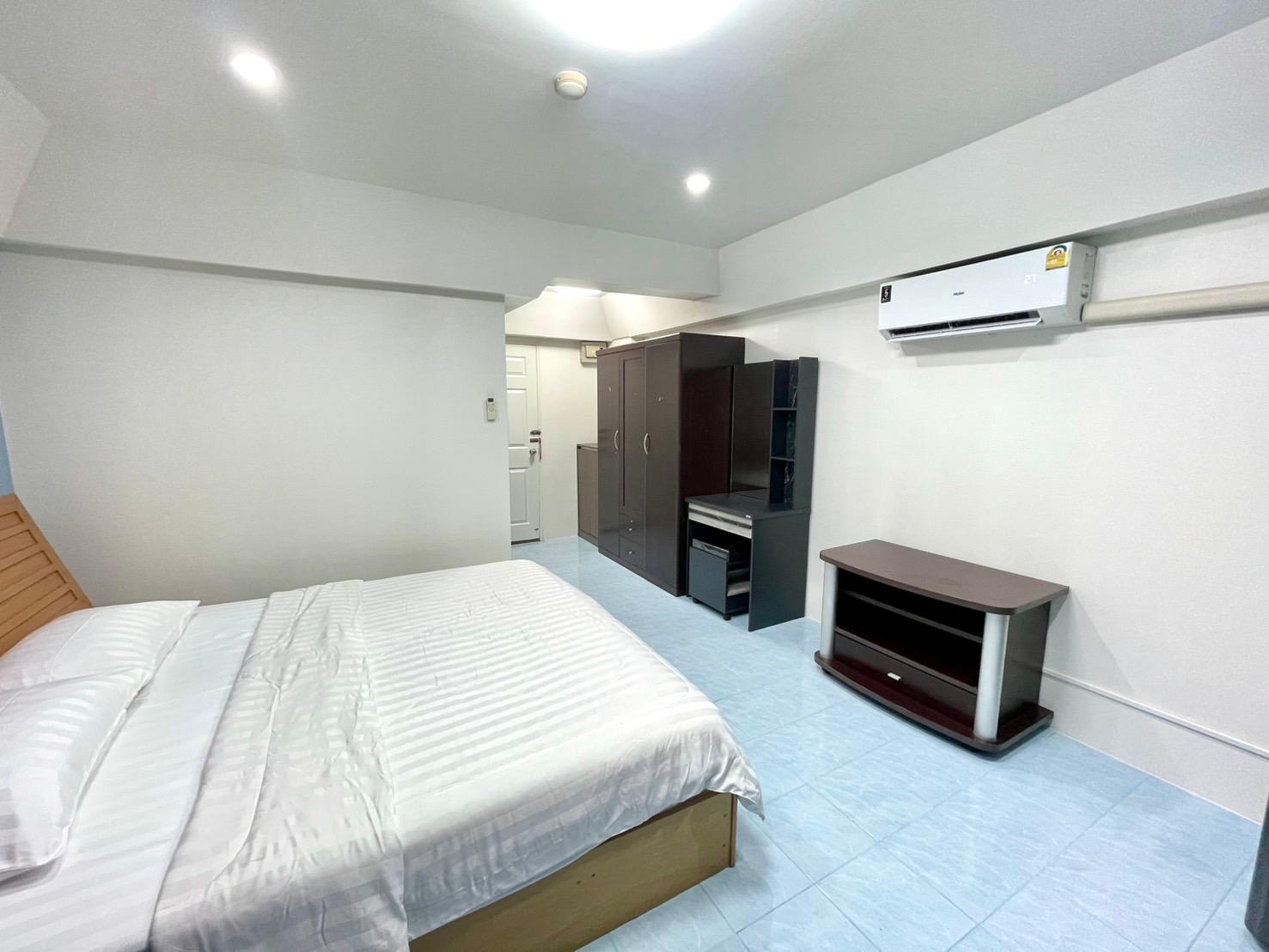 Future Place Condominium Rangsit project, size 27 sq m., 5th floor, ready to move in
